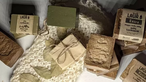 LAUR Modern- Aleppo Soap 5% Laurel oil / ca.100g - immagine 3